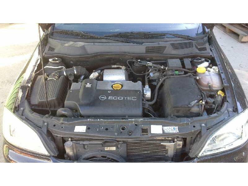 opel astra g berlina del año 2000