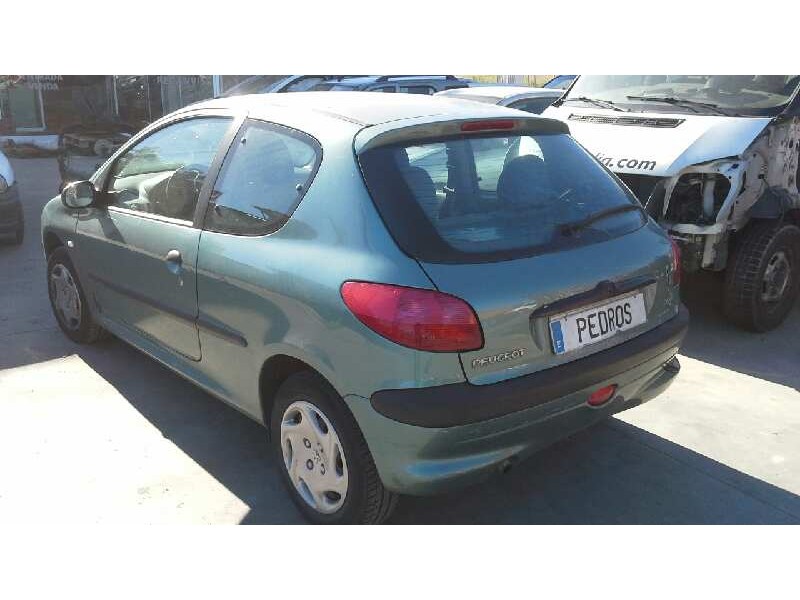peugeot 206 berlina del año 2000