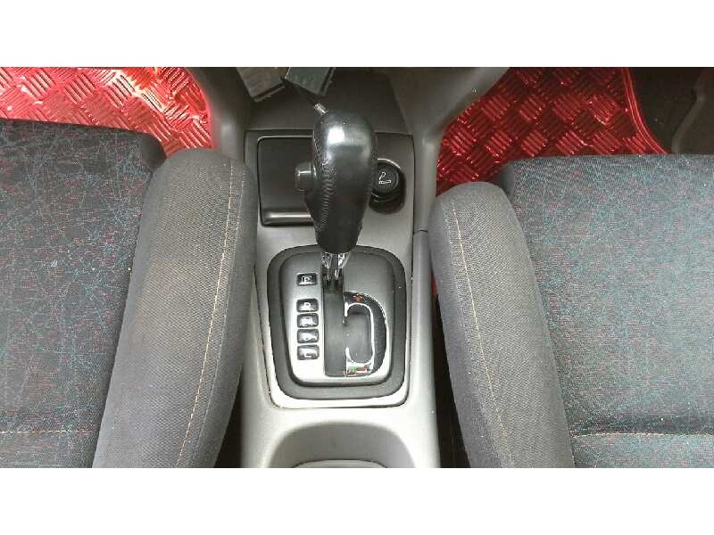 nissan primera berlina (p11) del año 2000