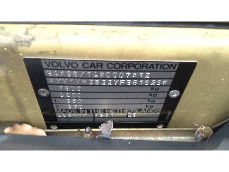 volvo v40 familiar del año 2000