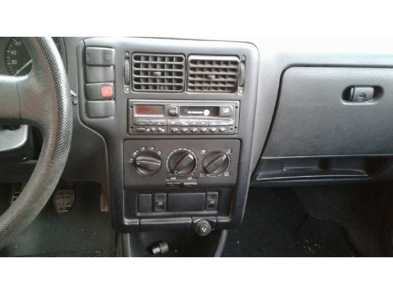 volkswagen polo berlina (6n1) del año 1998