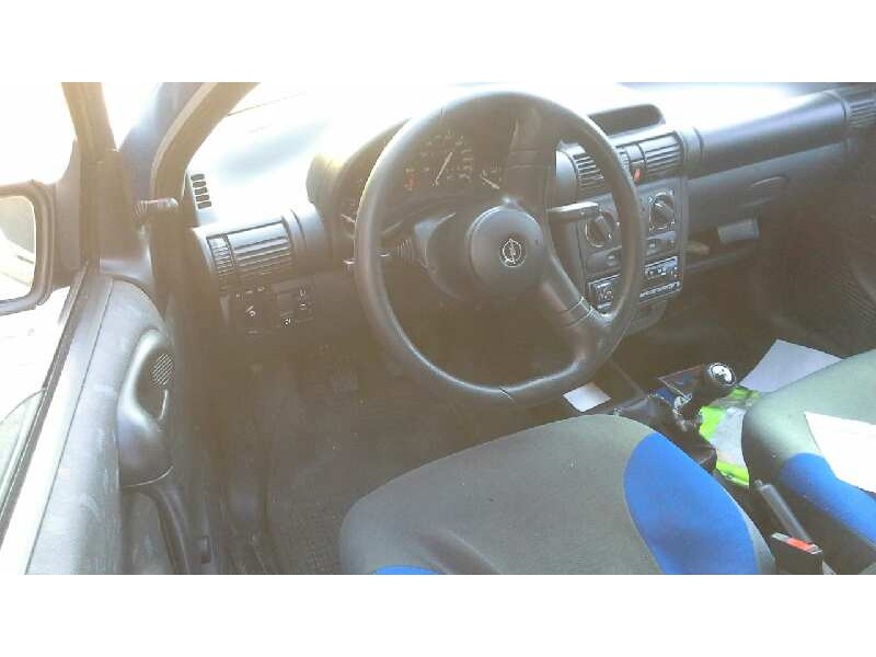 opel corsa b del año 1997