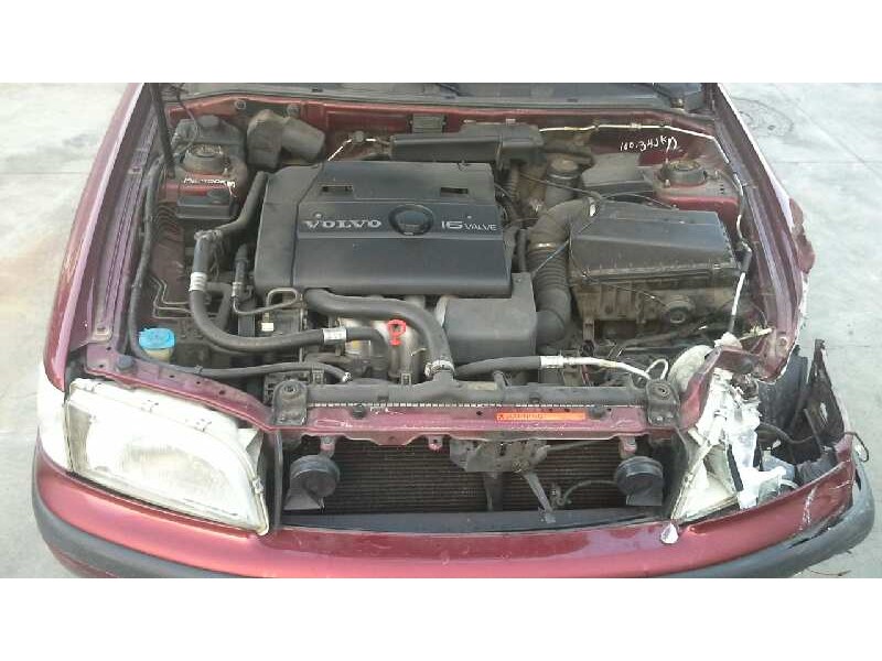 volvo v40 familiar del año 1998