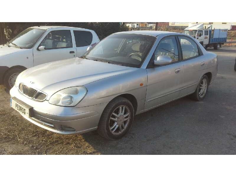 daewoo nubira berlina del año 1999