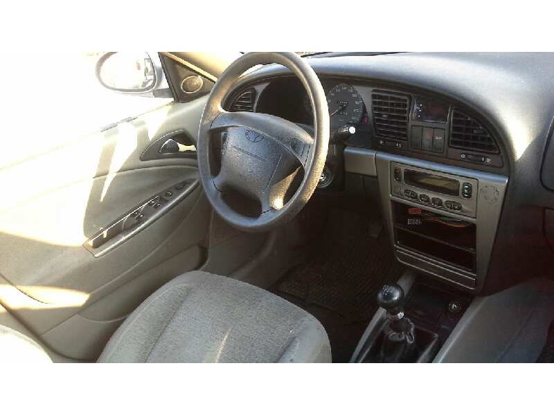 daewoo nubira berlina del año 1999