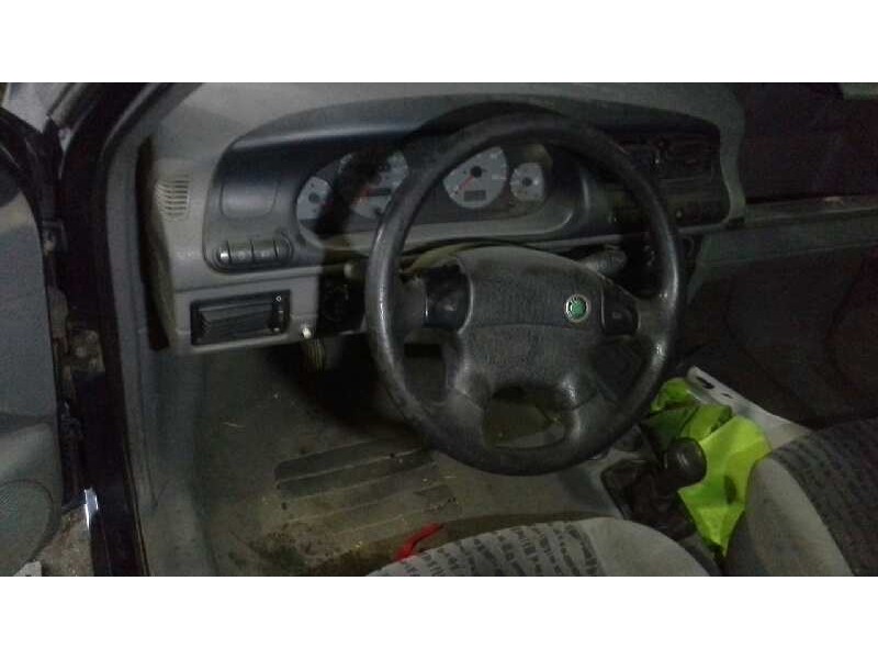 skoda felicia berlina ( 791) del año 1998