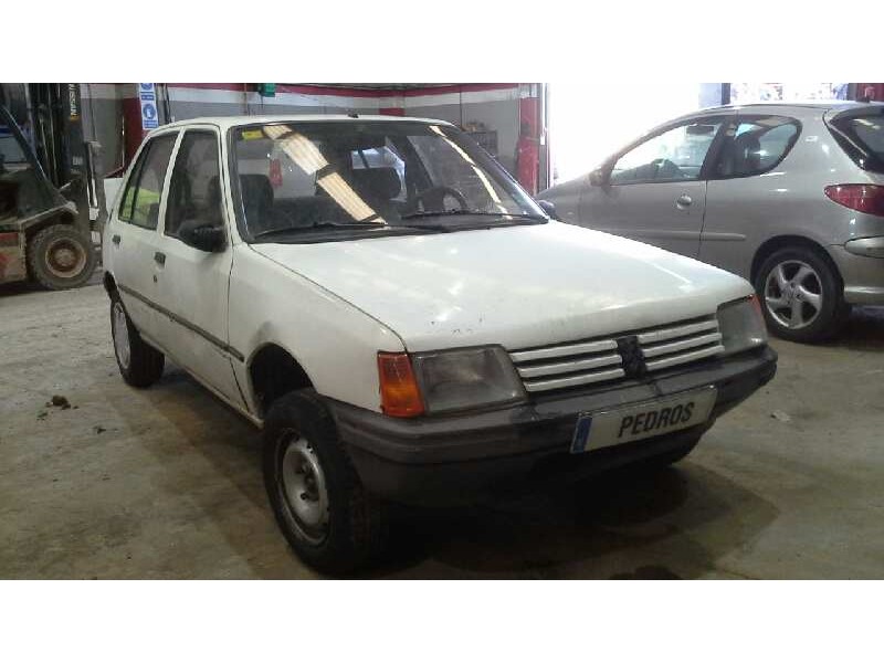 peugeot 205 berlina del año 1988