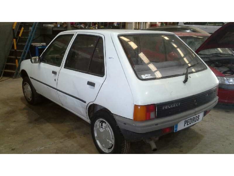 peugeot 205 berlina del año 1988