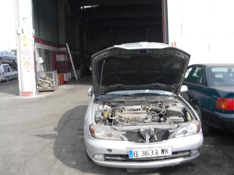 nissan primera berlina (p11) del año 2000