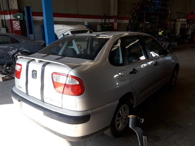 seat cordoba berlina (6k2) del año 1999