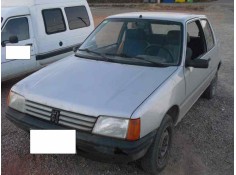 peugeot 205 berlina del año 1990