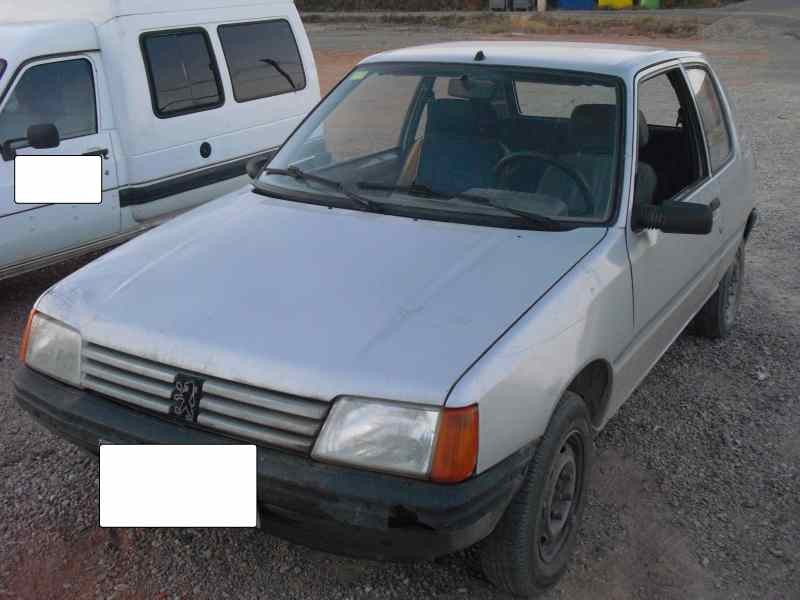 peugeot 205 berlina del año 1990