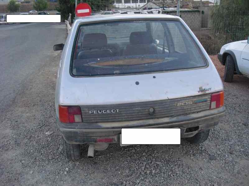 peugeot 205 berlina del año 1990