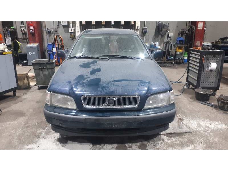 volvo s40 berlina del año 1997