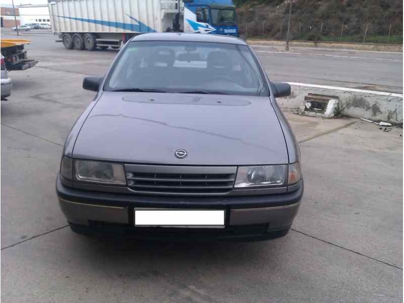 opel vectra a del año 1988
