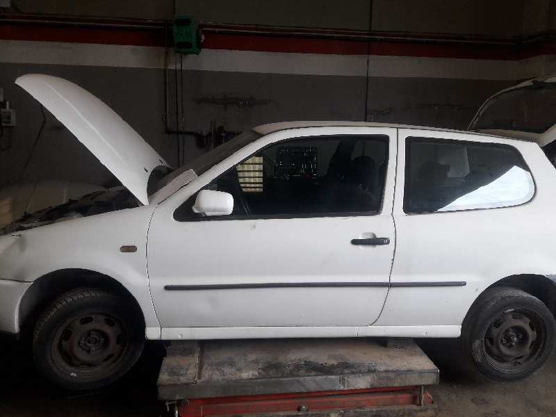 volkswagen polo berlina (6n1) del año 1999