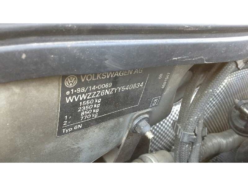 volkswagen polo berlina (6n2) del año 2000