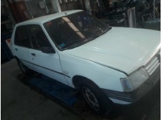 peugeot 205 berlina del año 1986