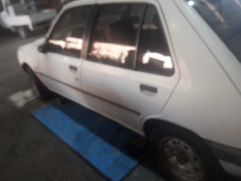 peugeot 205 berlina del año 1986