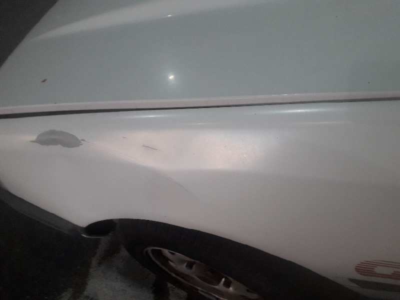 peugeot 205 berlina del año 1986