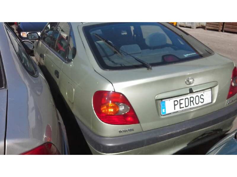 toyota avensis berlina (t 22) del año 1998