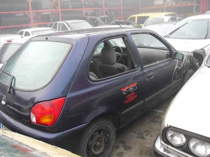 ford fiesta berlina del año 1995