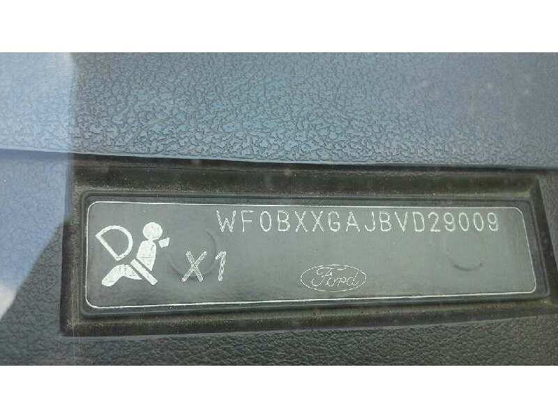 ford fiesta berlina (dx) del año 1998