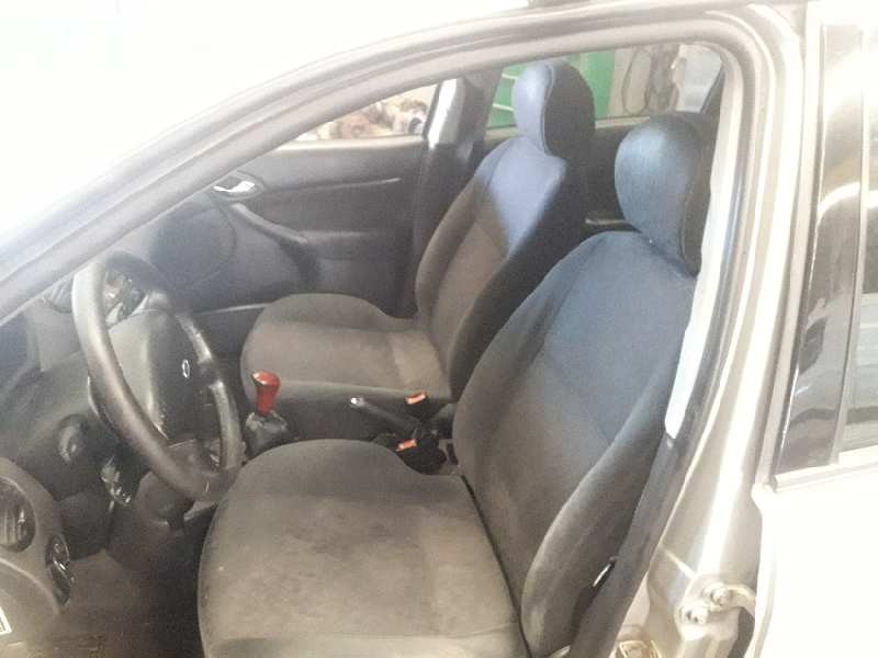 ford focus berlina (cak) del año 1999