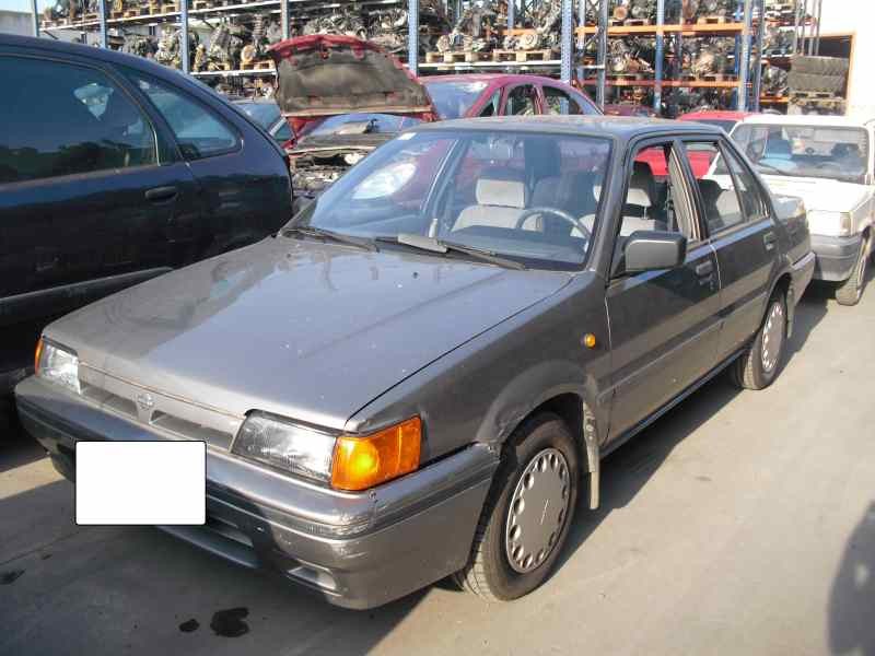 nissan sunny berlina (n13) del año 1989