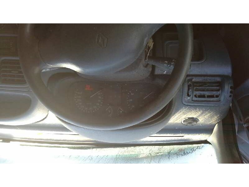 renault clio ii fase i (b/cbo) del año 2000