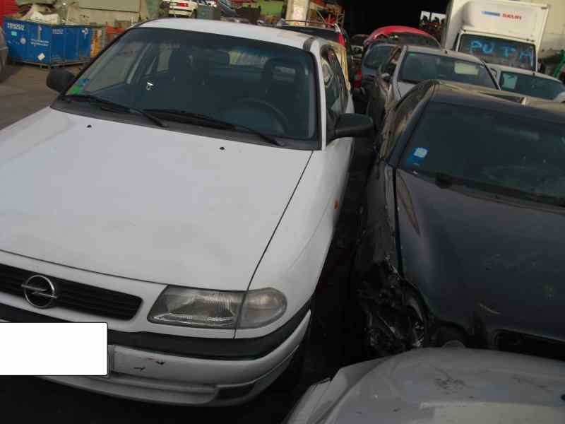 opel astra f berlina del año 1995