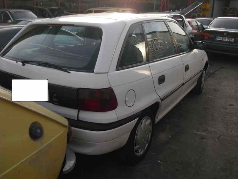opel astra f berlina del año 1995