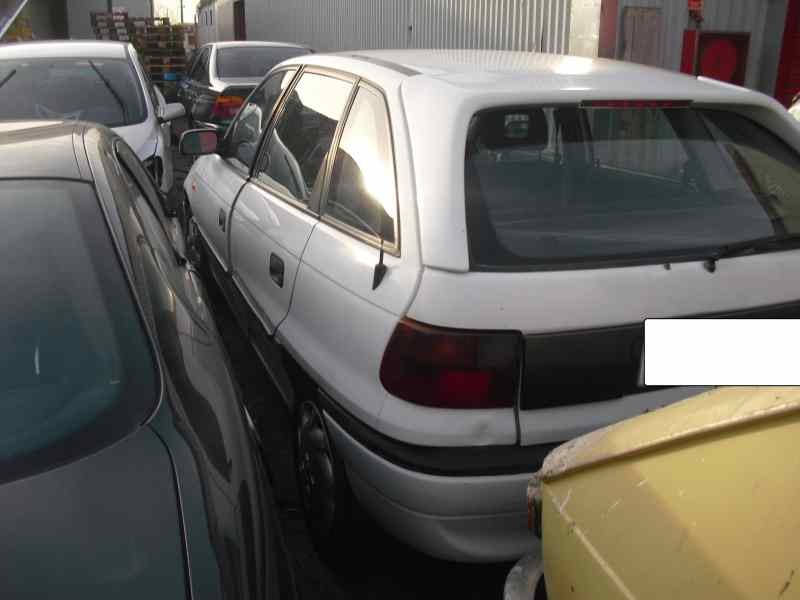 opel astra f berlina del año 1995