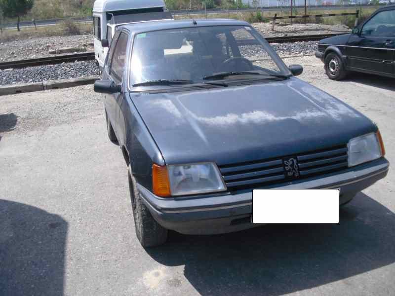 peugeot 205 berlina del año 1990