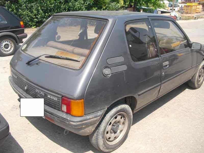 peugeot 205 berlina del año 1990