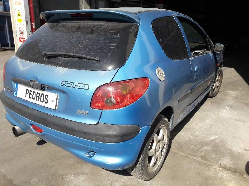 peugeot 206 berlina del año 1999