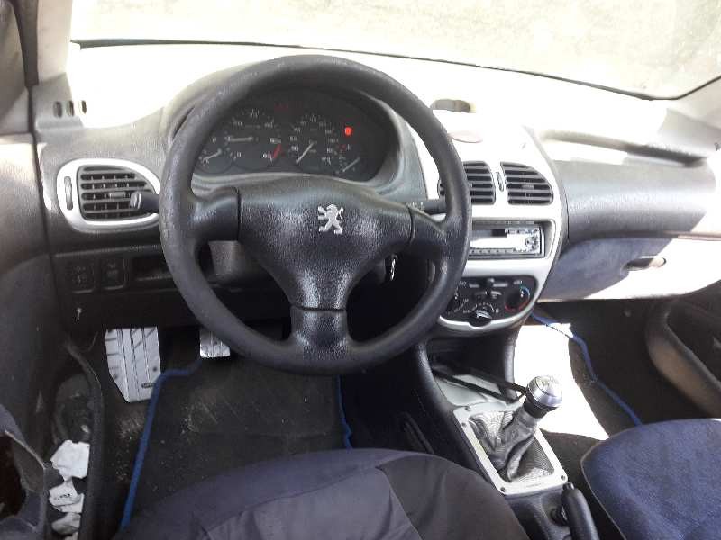 peugeot 206 berlina del año 1999