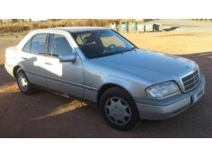 mercedes-benz clase c (w202) berlina del año 1996 2