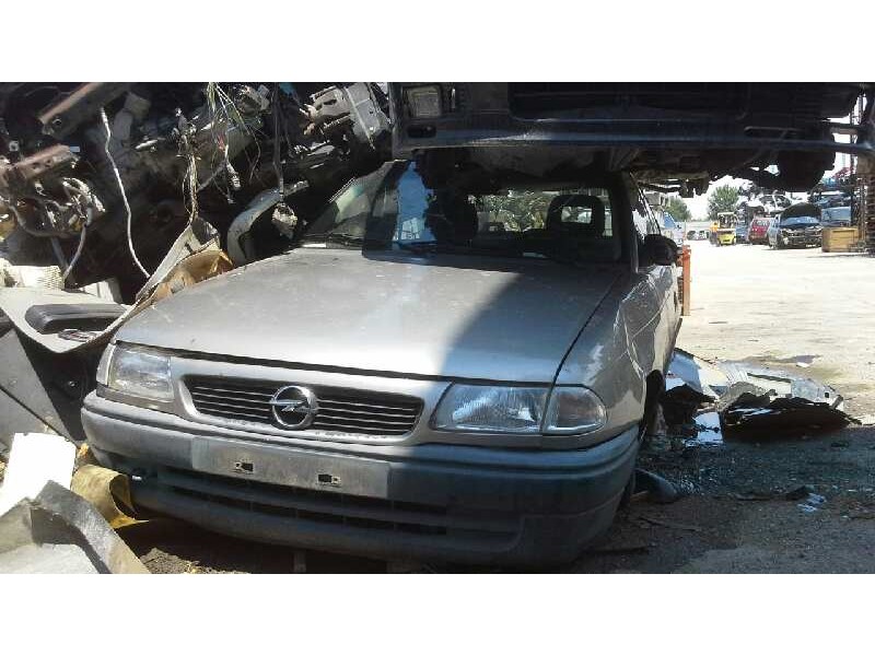 opel astra f berlina del año 1996