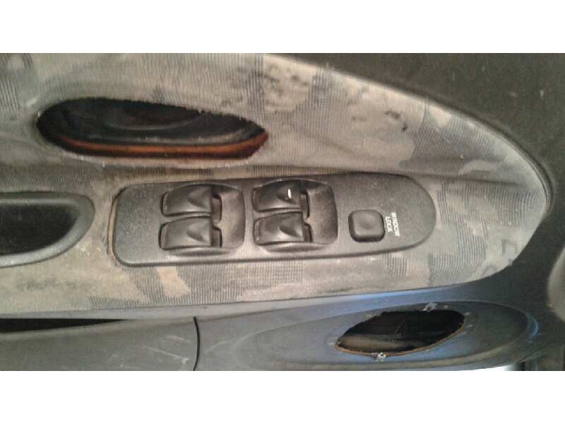 mitsubishi carisma berina 5 (da0) del año 1998