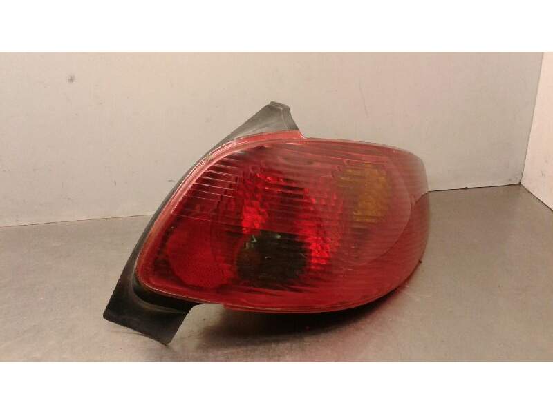 Recambio de piloto trasero derecho para peugeot 206 berlina x-line referencia OEM IAM 19423345 SCINTEX 2563 
