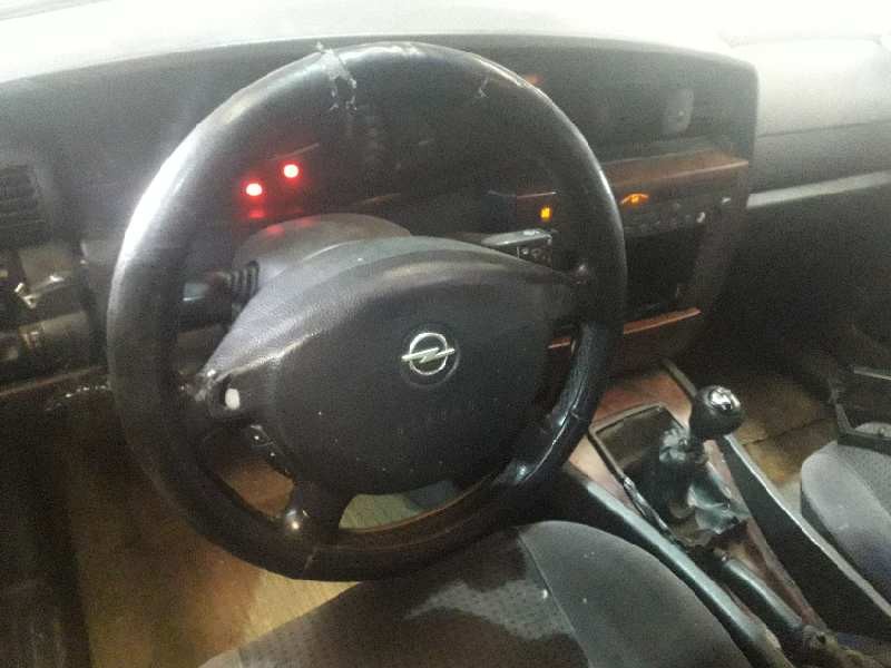 opel omega b del año 2000