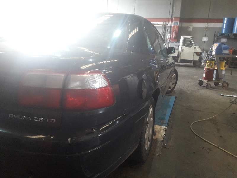 opel omega b del año 2000