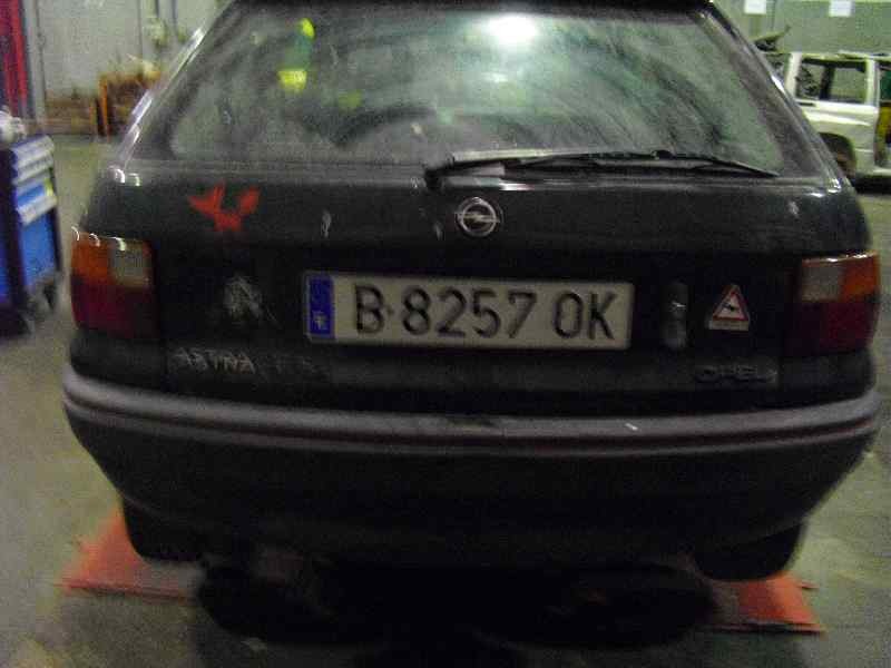 opel astra f berlina del año 1993