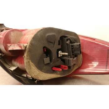 Recambio de piloto trasero derecho para peugeot 206 berlina x-line referencia OEM IAM 19423345 SCINTEX 2563 