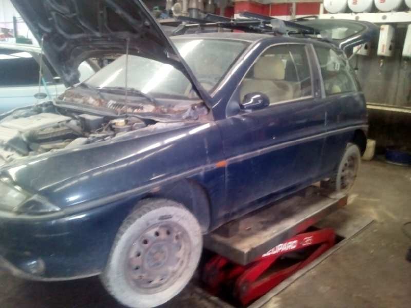 lancia lancia y del año 1999