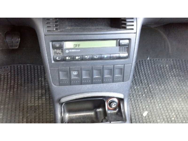 volkswagen polo berlina (6n2) del año 2000