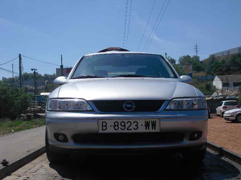opel vectra b berlina del año 1995