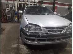 toyota avensis berlina (t 22) del año 2000