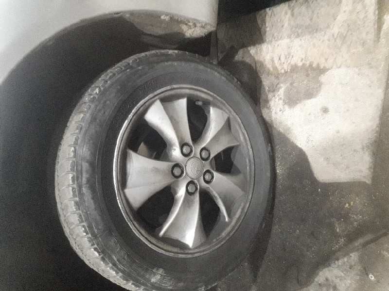 toyota avensis berlina (t 22) del año 2000